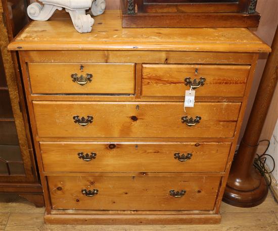 A Victorian style pine chest of drawers W.92cm